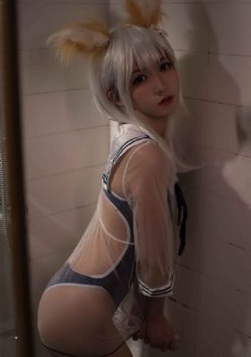 大胸的女大学生